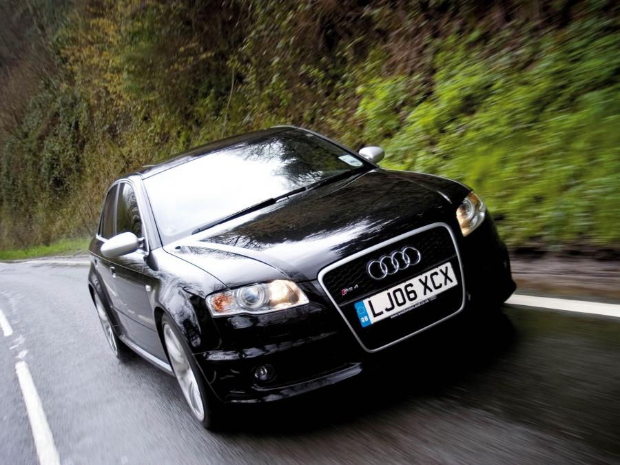  Audi RS4 Sedan (B7, 8E) 2005 года  (UK) (фото 4 из 10)